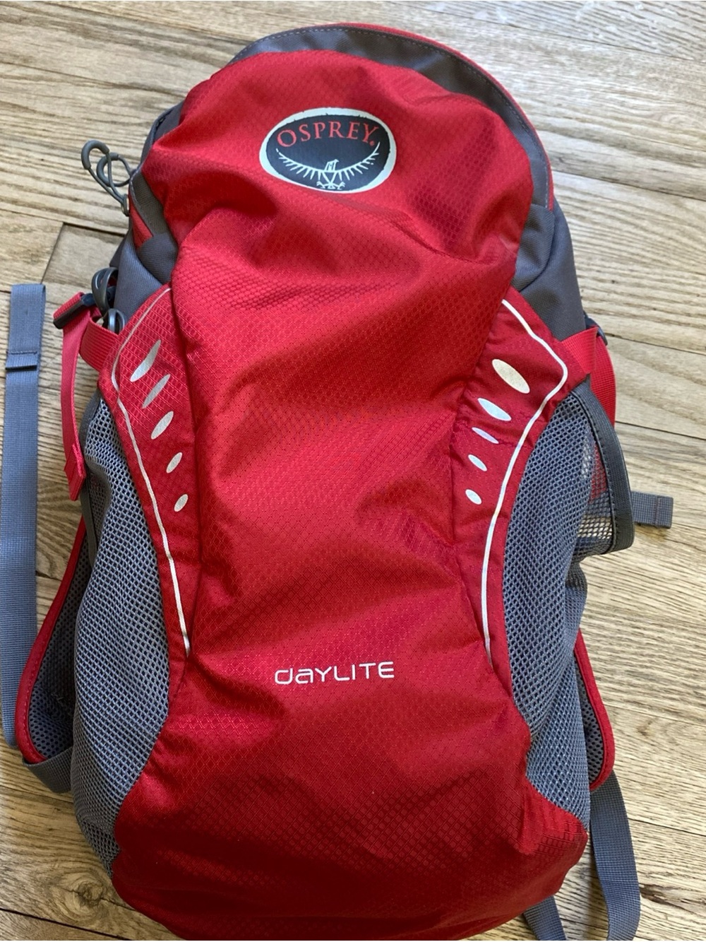 OSPREY Red and Gray Daylite Backpack Hiking Daypack Red & Gray